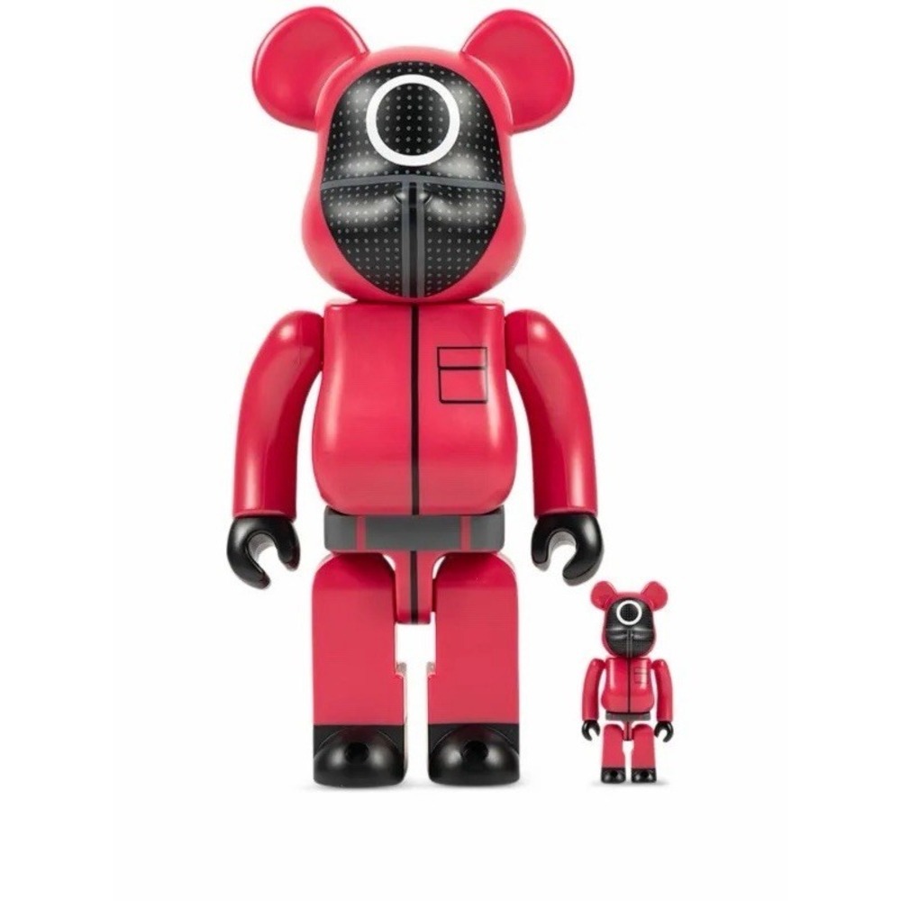 MEDICOM TOY x Squid Game Guard Circle BE@RBRICK 100% & 400% figure Set Open Box